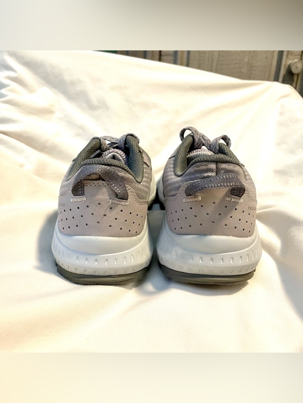 *EUC* SAUCONY Trail Running Shoes~S10668-17 - Lite Aqua/Grey - Women's Size 7 - Picture 3 of 10